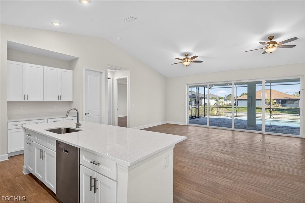 Image 12 of property listing at 615 SW 26th TER, Cape Coral, FL 33914