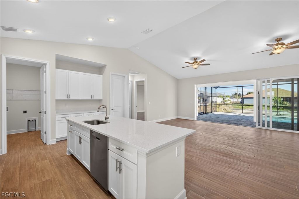 Image 14 of property listing at 615 SW 26th TER, Cape Coral, FL 33914