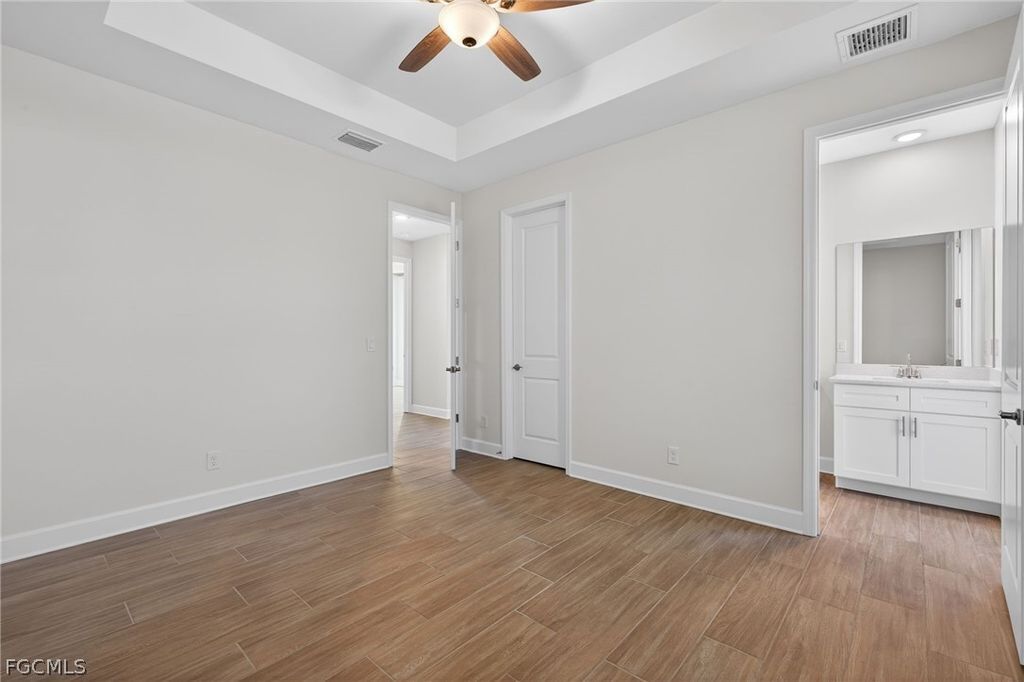 Image 23 of property listing at 615 SW 26th TER, Cape Coral, FL 33914