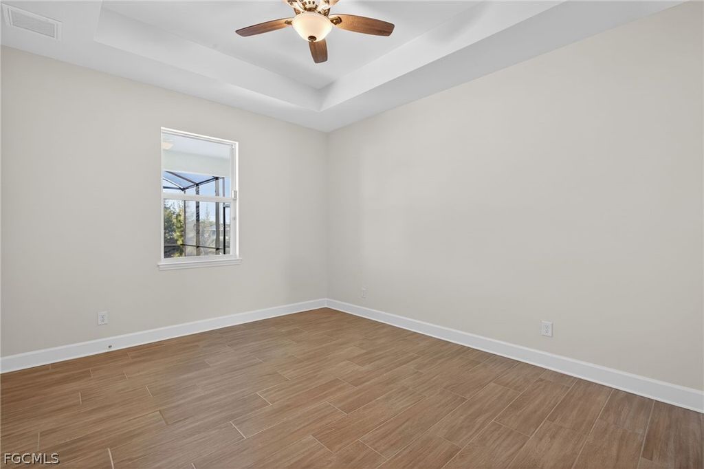 Image 24 of property listing at 615 SW 26th TER, Cape Coral, FL 33914