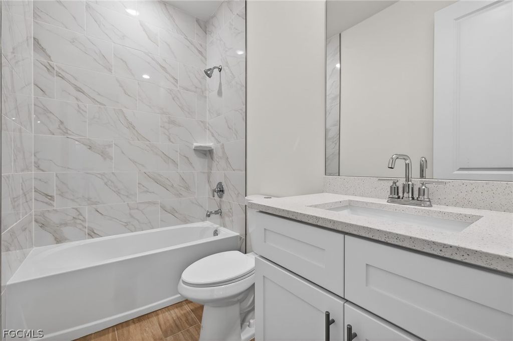 Image 25 of property listing at 615 SW 26th TER, Cape Coral, FL 33914