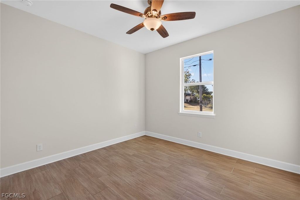 Image 27 of property listing at 615 SW 26th TER, Cape Coral, FL 33914