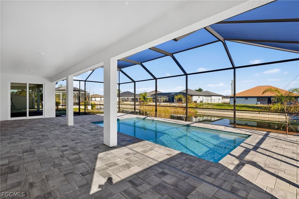 Image 3 of property listing at 615 SW 26th TER, Cape Coral, FL 33914