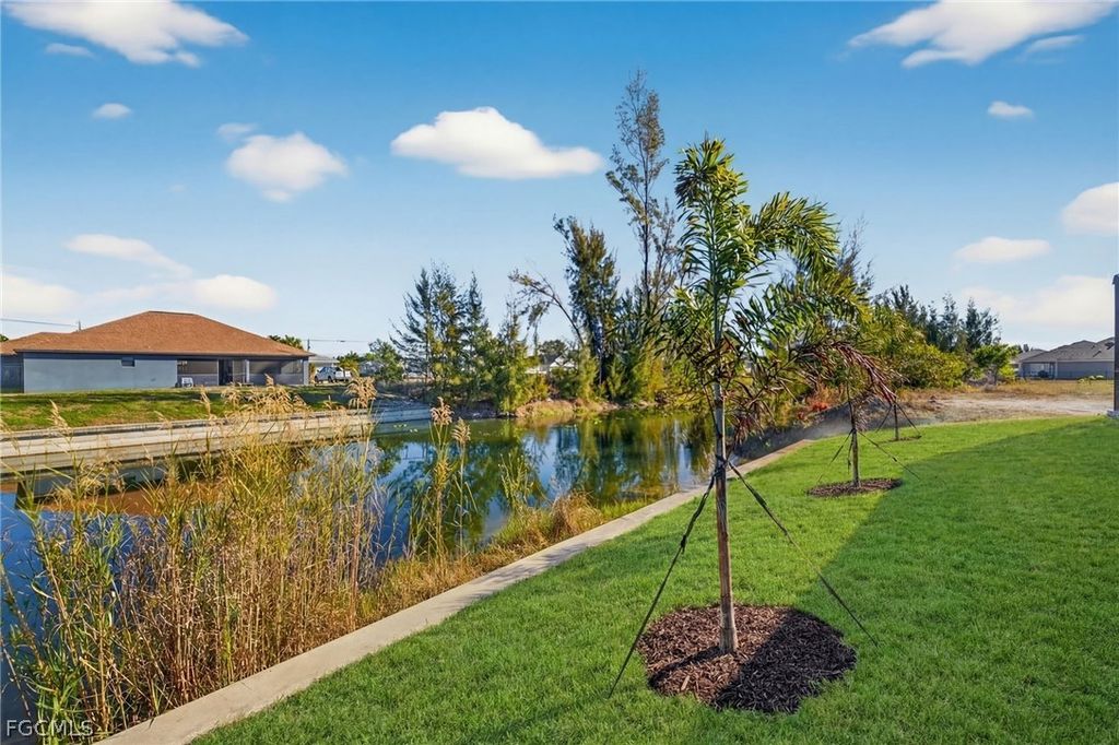 Image 32 of property listing at 615 SW 26th TER, Cape Coral, FL 33914