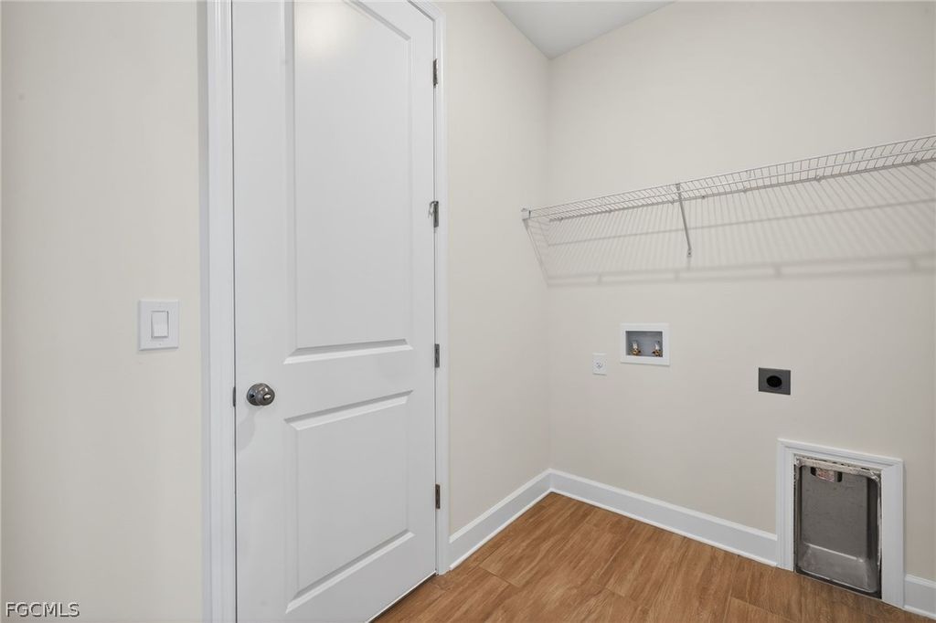 Image 36 of property listing at 615 SW 26th TER, Cape Coral, FL 33914