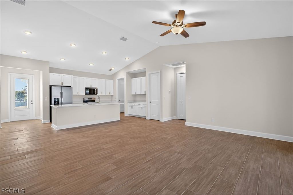 Image 9 of property listing at 615 SW 26th TER, Cape Coral, FL 33914