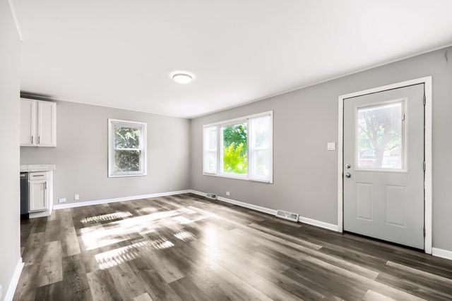 15013 Springfield Avenue, Midlothian, IL 60445