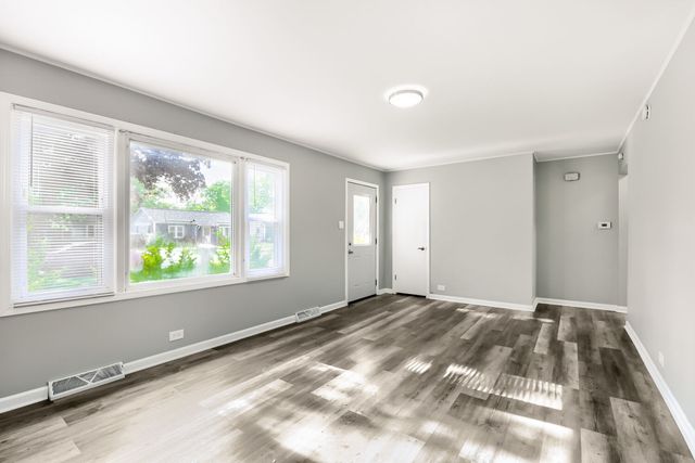 15013 Springfield Avenue, Midlothian, IL 60445