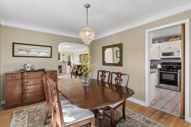 425 Turners Crossroad N, Golden Valley, MN 55422