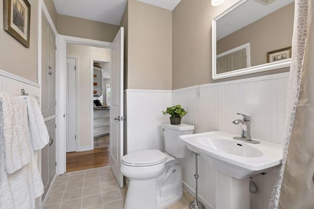 425 Turners Crossroad N, Golden Valley, MN 55422
