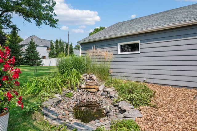 425 Turners Crossroad N, Golden Valley, MN 55422