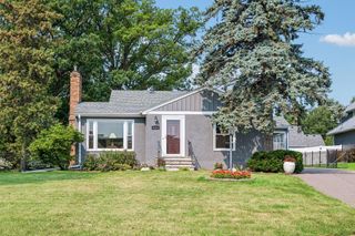 425 Turners Crossroad N, Golden Valley, MN 55422