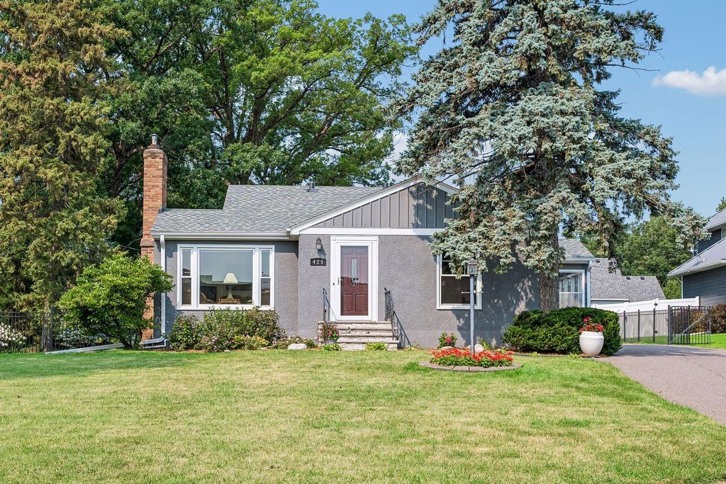 425 Turners Crossroad N, Golden Valley, MN 55422 — exterior