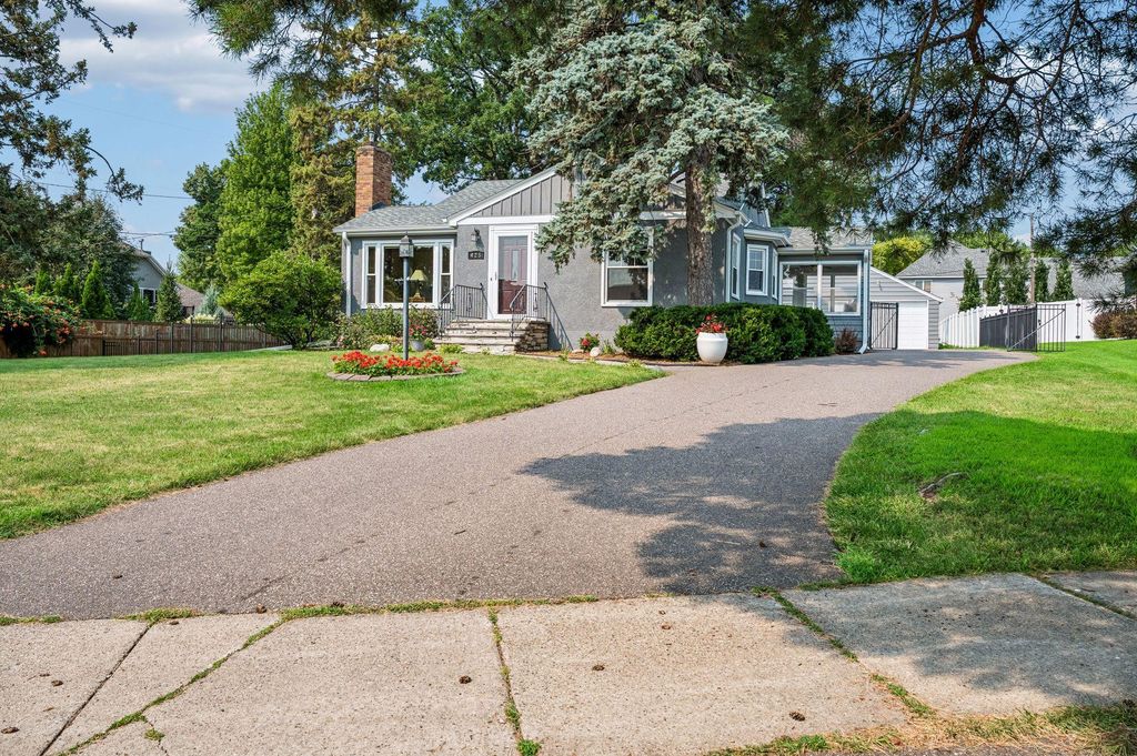 425 Turners Crossroad N, Golden Valley, MN 55422 — photo 2