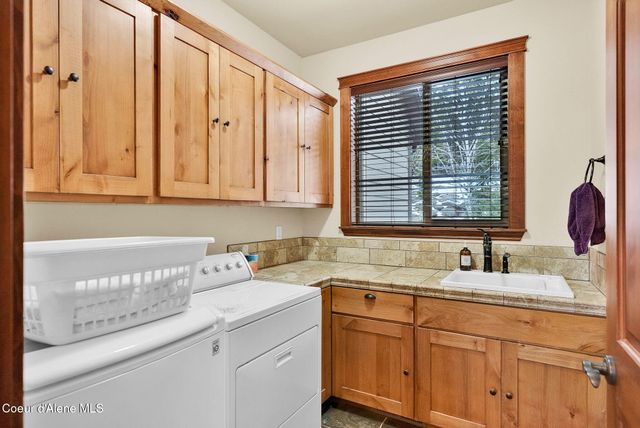 558 Grouse Hill RD, Bonners Ferry, ID 83805