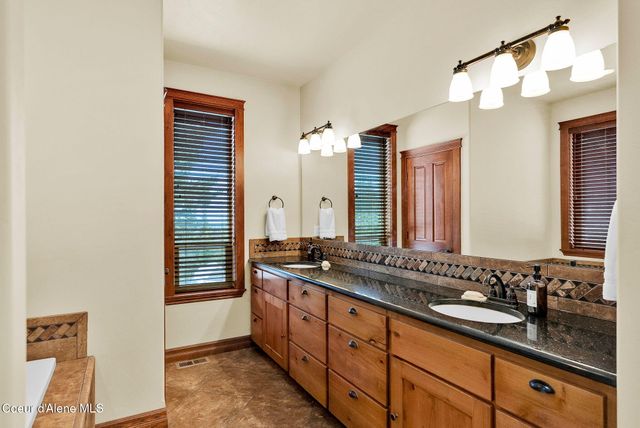 558 Grouse Hill RD, Bonners Ferry, ID 83805