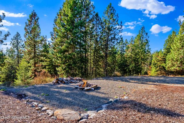 558 Grouse Hill RD, Bonners Ferry, ID 83805