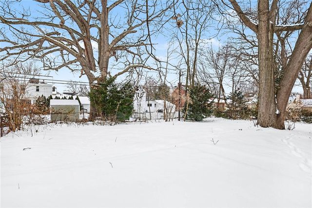 383 Wimbledon Road, Irondequoit, NY 14617