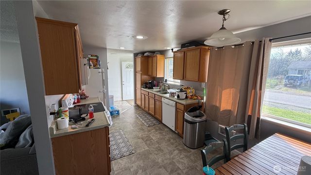 17123 E 6th Avenue Ct, Spanaway, WA 98387