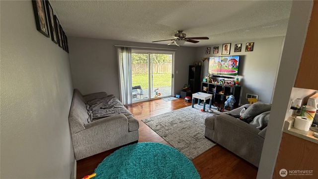17123 E 6th Avenue Ct, Spanaway, WA 98387