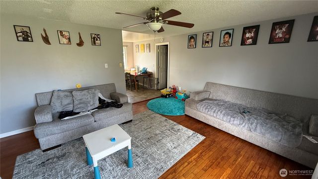 17123 E 6th Avenue Ct, Spanaway, WA 98387