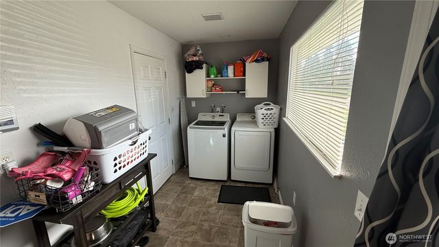 17123 E 6th Avenue Ct, Spanaway, WA 98387