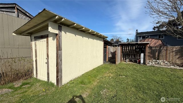 17123 E 6th Avenue Ct, Spanaway, WA 98387