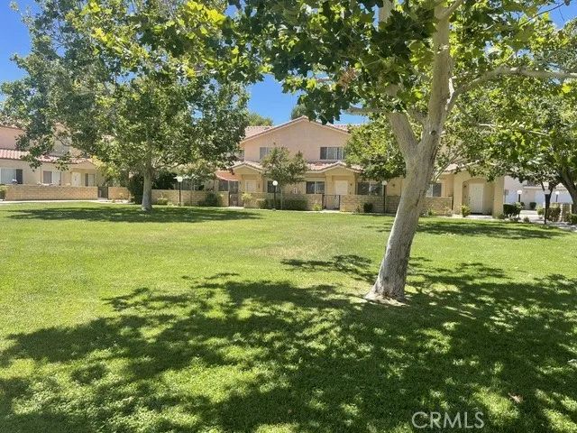 43469 W 30th Street West 1, Lancaster, CA 93536