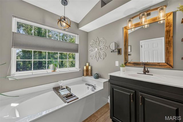 7 Stansbury Way, St Peters, MO 63376