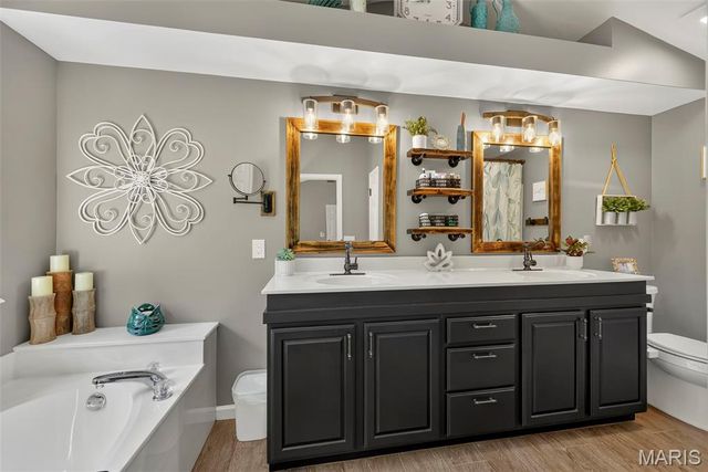 7 Stansbury Way, St Peters, MO 63376