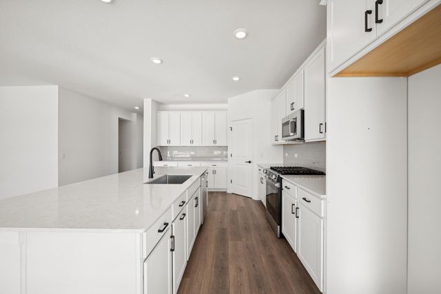 10586 Harbor Lane N, Maple Grove, MN 55369