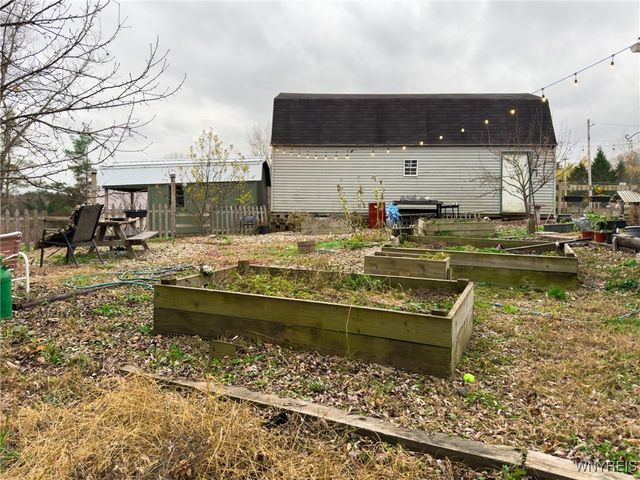 5527 East Creek Road, Wales, NY 14139