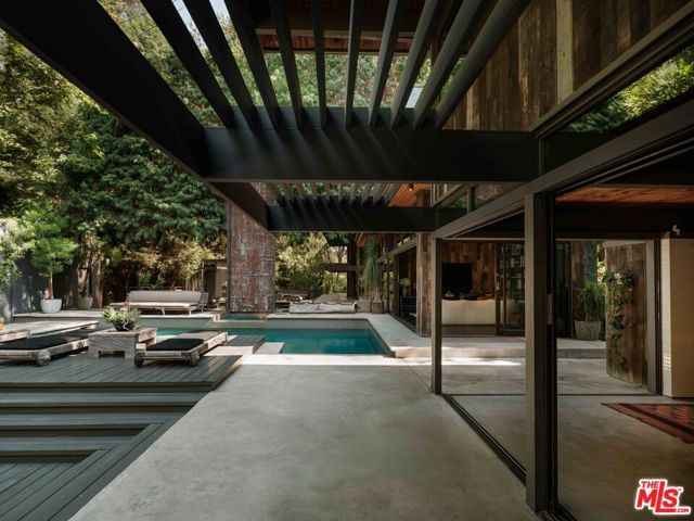 2563 Nichols Canyon Road, Los Angeles, CA 90046