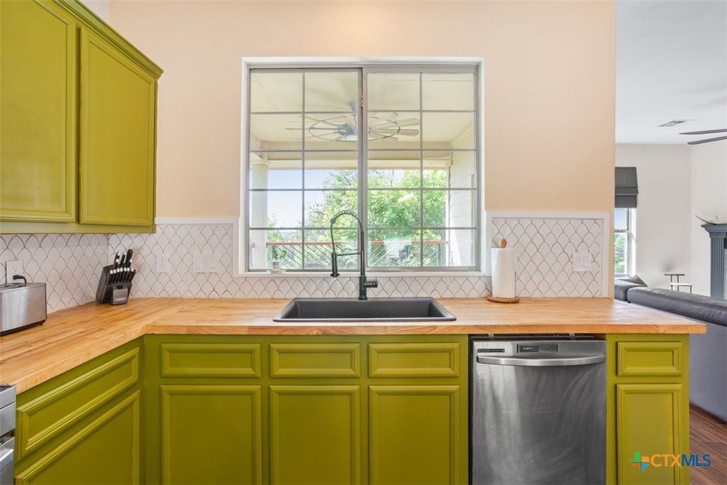 Image 14 of property listing at 1501 Port Drive, Harker Heights, TX 76548