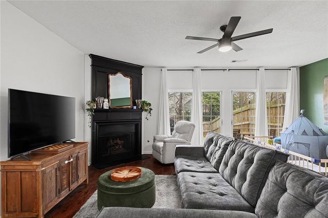 1757 Stanwood NW Drive, Kennesaw, GA 30152