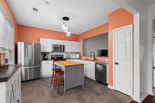 1757 Stanwood NW Drive, Kennesaw, GA 30152