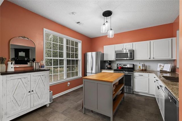 1757 Stanwood NW Drive, Kennesaw, GA 30152