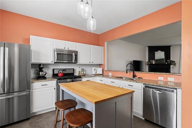 1757 Stanwood NW Drive, Kennesaw, GA 30152