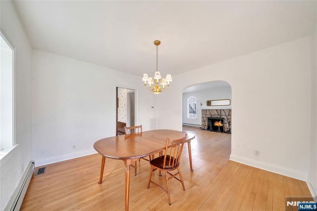 431 Van Renssalaer Court, Ridgefield, NJ 07657