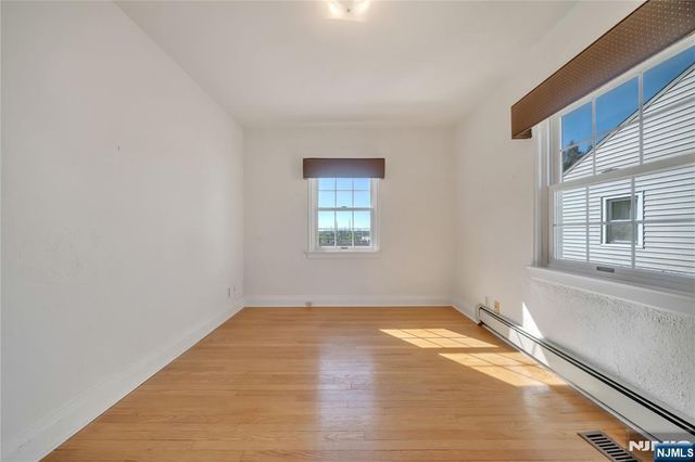 431 Van Renssalaer Court, Ridgefield, NJ 07657