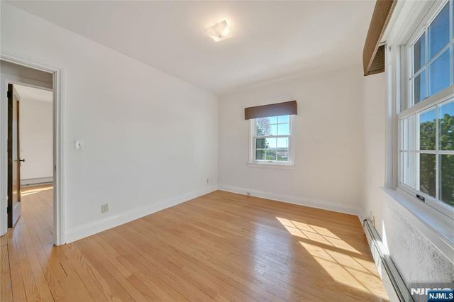 431 Van Renssalaer Court, Ridgefield, NJ 07657