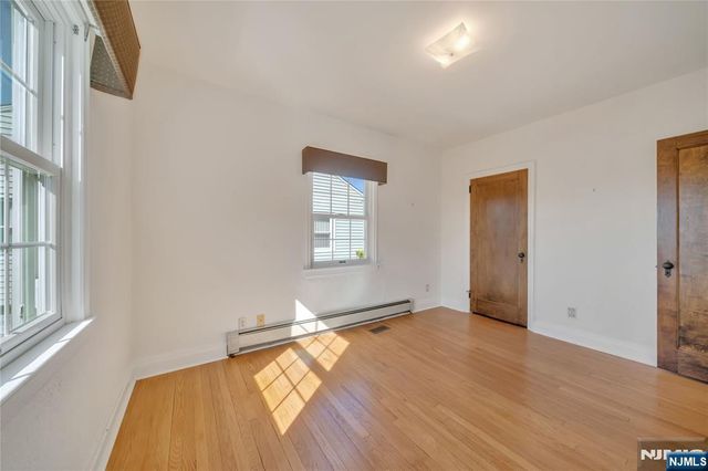 431 Van Renssalaer Court, Ridgefield, NJ 07657