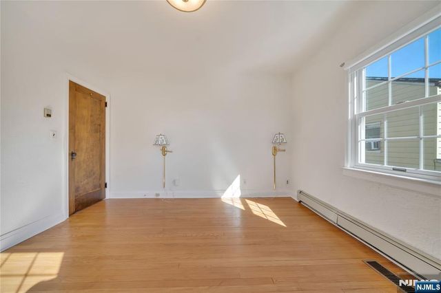 431 Van Renssalaer Court, Ridgefield, NJ 07657