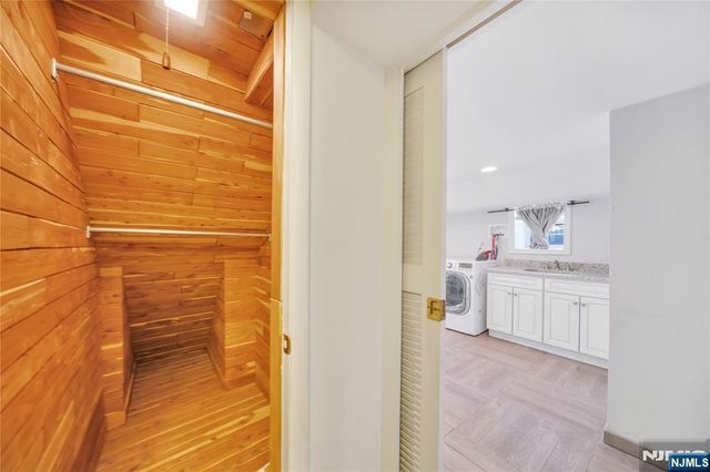 431 Van Renssalaer Court, Ridgefield, NJ 07657