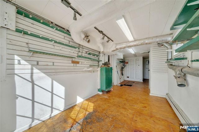 431 Van Renssalaer Court, Ridgefield, NJ 07657