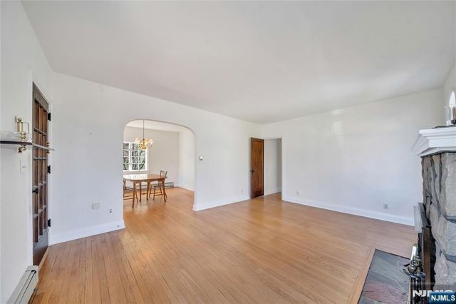 431 Van Renssalaer Court, Ridgefield, NJ 07657