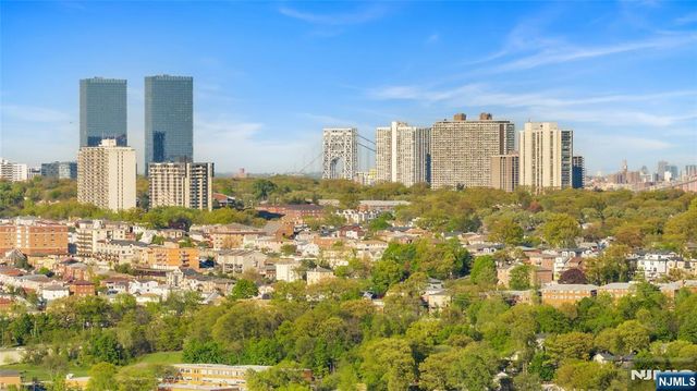 431 Van Renssalaer Court, Ridgefield, NJ 07657