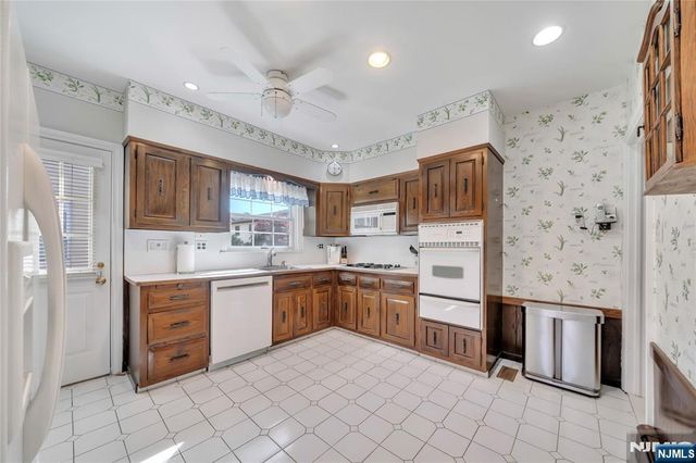 431 Van Renssalaer Court, Ridgefield, NJ 07657