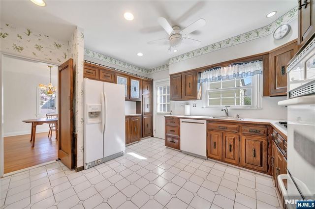 431 Van Renssalaer Court, Ridgefield, NJ 07657