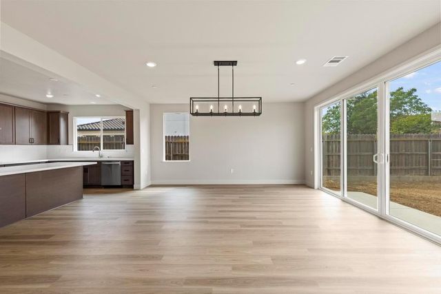 1898 Kenneth Way, Yuba City, CA 95993